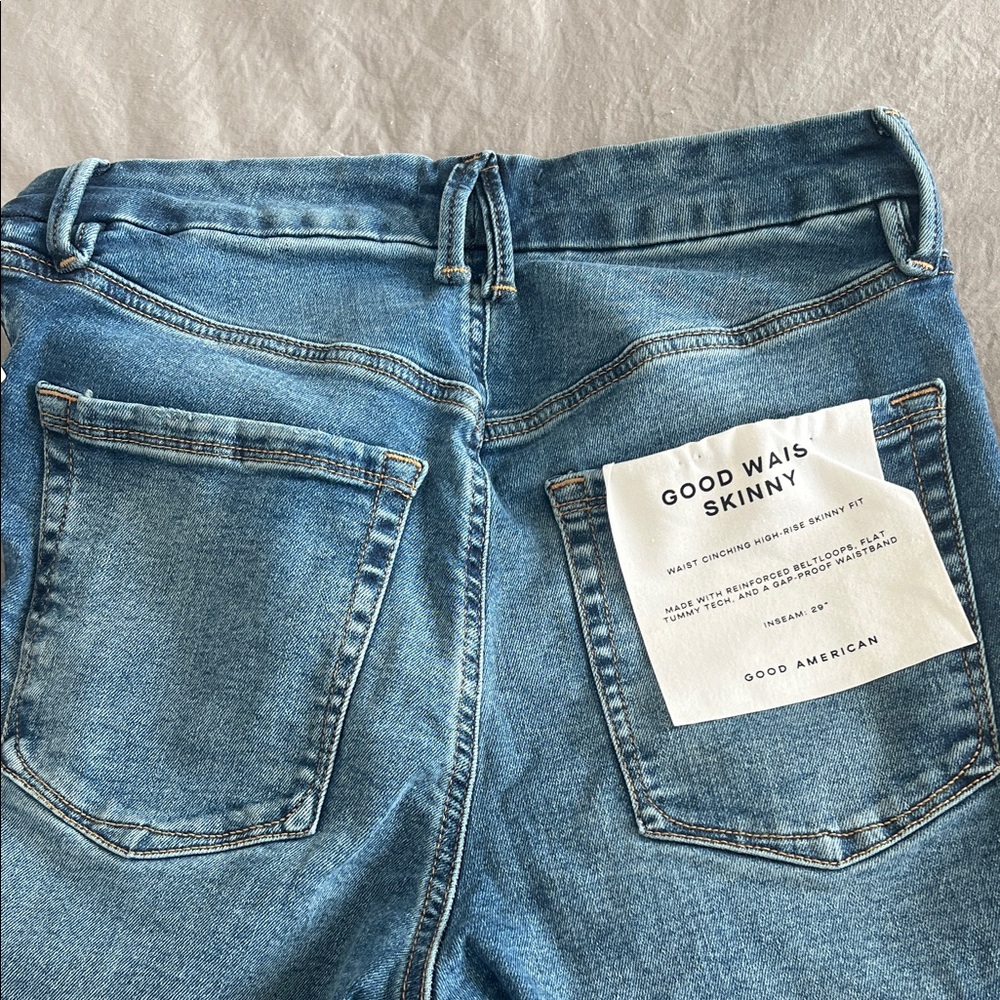 Good American High Rise Jeans - Medium Blue Wash - Picture 4 of 4
